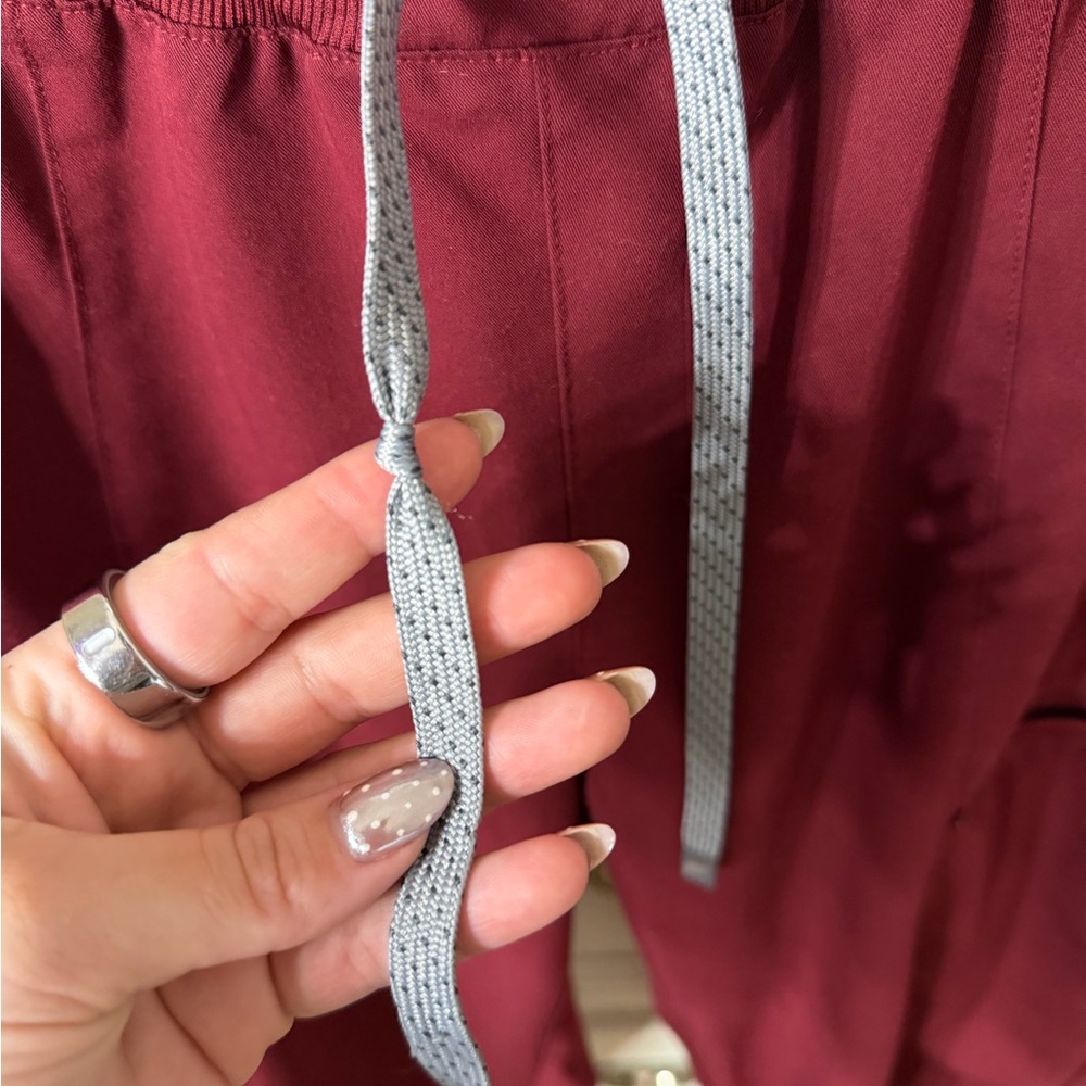 Fabletics scrub set - Picture 8 of 11